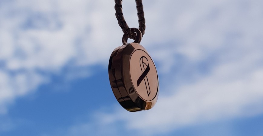 Różowa wstążka - pachnący symbol.